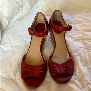 Frye Diedre Xstitch wedges burnt red